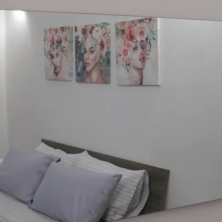 Sea View Apartment *