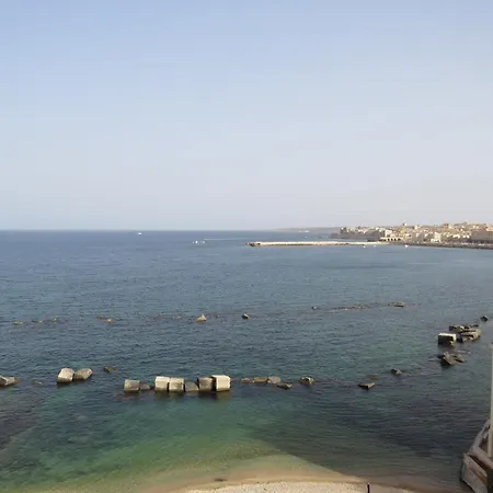 Sea View Apartment *