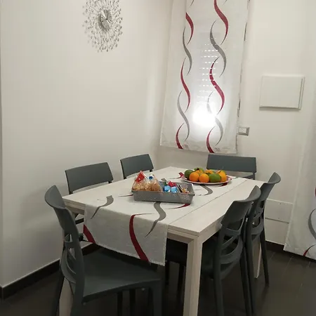 Sea View Apartment *